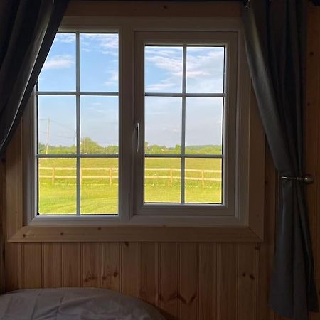 Beautiful 1 Bed Shepherd Hut In Warwickshire Warwick  Exterior photo