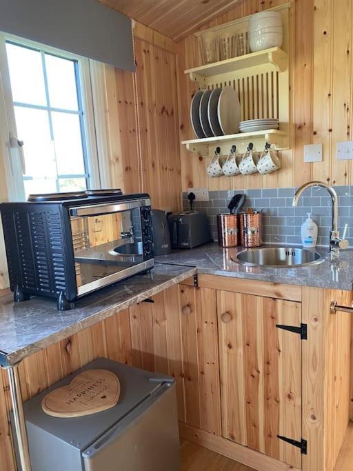 Beautiful 1 Bed Shepherd Hut In Warwickshire Warwick  Exterior photo
