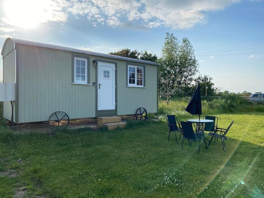 Beautiful 1 Bed Shepherd Hut In Warwickshire Warwick  Exterior photo